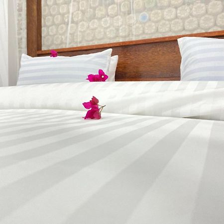 눙귀 Habibis Bottle House B&B 외부 사진