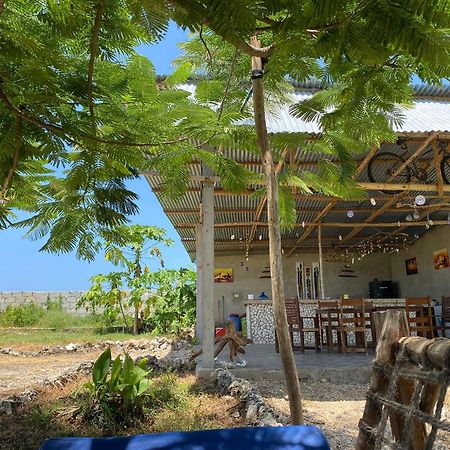눙귀 Habibis Bottle House B&B 외부 사진