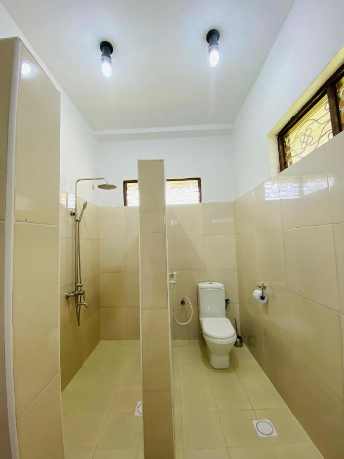 눙귀 Habibis Bottle House B&B 외부 사진